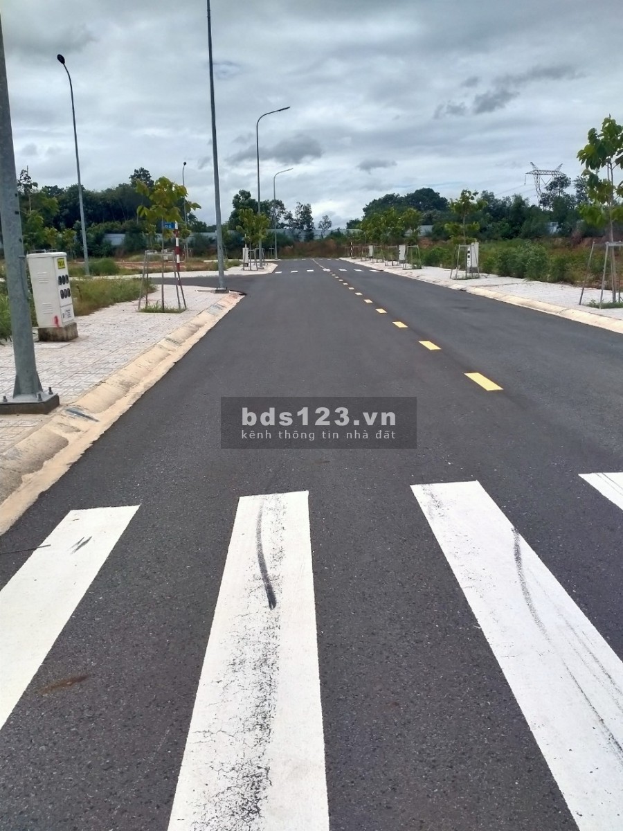 Đất Mỹ Phước 2 đường lớn, kinh doanh giá bán 690 triệu đất đã có sổ hồng riêng