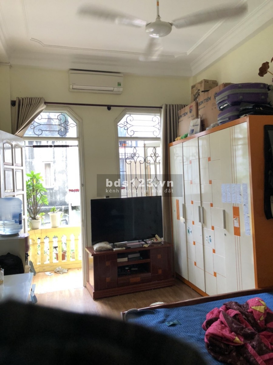 Bán nhà Tạ Quang Bửu, dân trí cao, diện tích sử dụng 33,5m2, giá bán 3 tỷ, lhcc