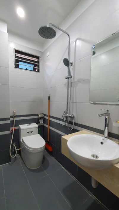 Bán nhà Mỹ Đỉnh, nội thất an sinh đỉnh dt 38m2, 4 tầng mặt tiền rộng giá chỉ 3.75 tỷ