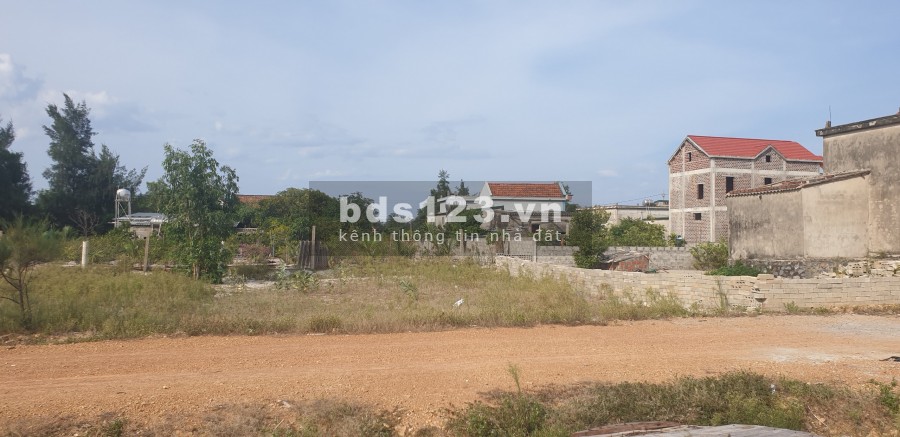 Bán lô đất đẹp 3 mặt tiền biển Hải Ninh, 270m2, gần bãi tắm, Siêu thị...giá mềm