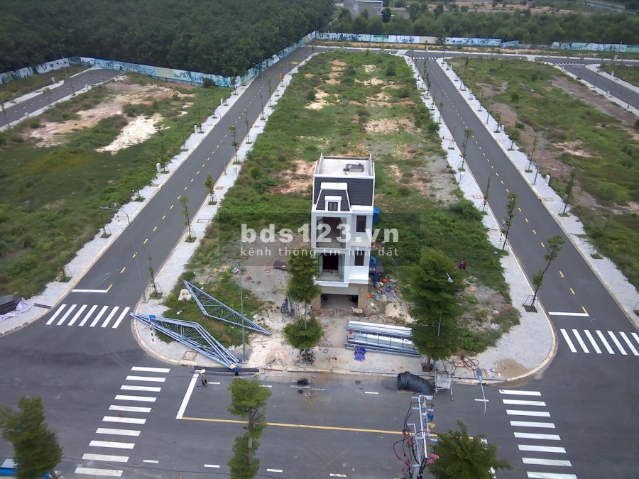 Cần bán gấp lô đất khu nhà ở tân lập sổ hồng riêng mt đường dt 746 lh 0967068799