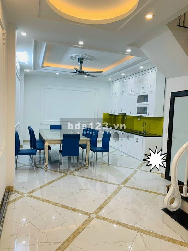 Nhà đẹp Tường Lâm sát bệnh viện Đức Giang Quận Long Biên, đúc kiên cố 5 tầng