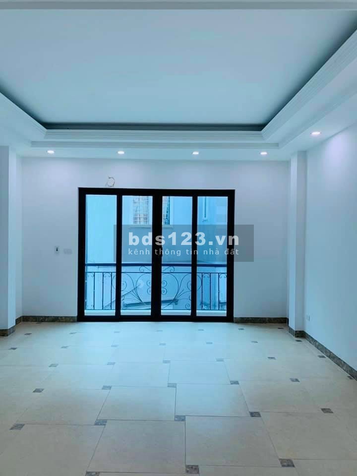 Nhà đẹp Tường Lâm sát bệnh viện Đức Giang Quận Long Biên, đúc kiên cố 5 tầng