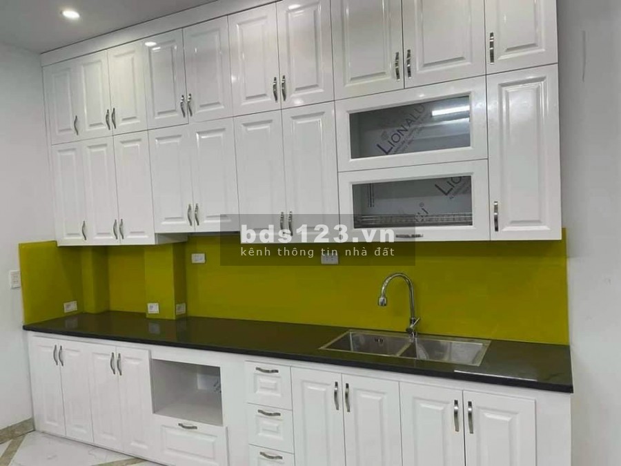 Nhà đẹp Tường Lâm sát bệnh viện Đức Giang Quận Long Biên, đúc kiên cố 5 tầng