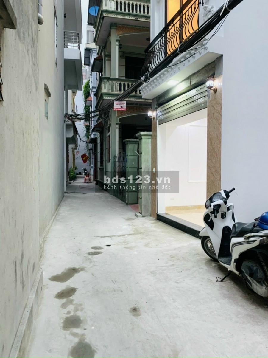 Bán Nhà Ngõ 206 Cổ Linh đối diện Aeon Mall, giá bán 2.79 tỷ, thương lượng chính chủ