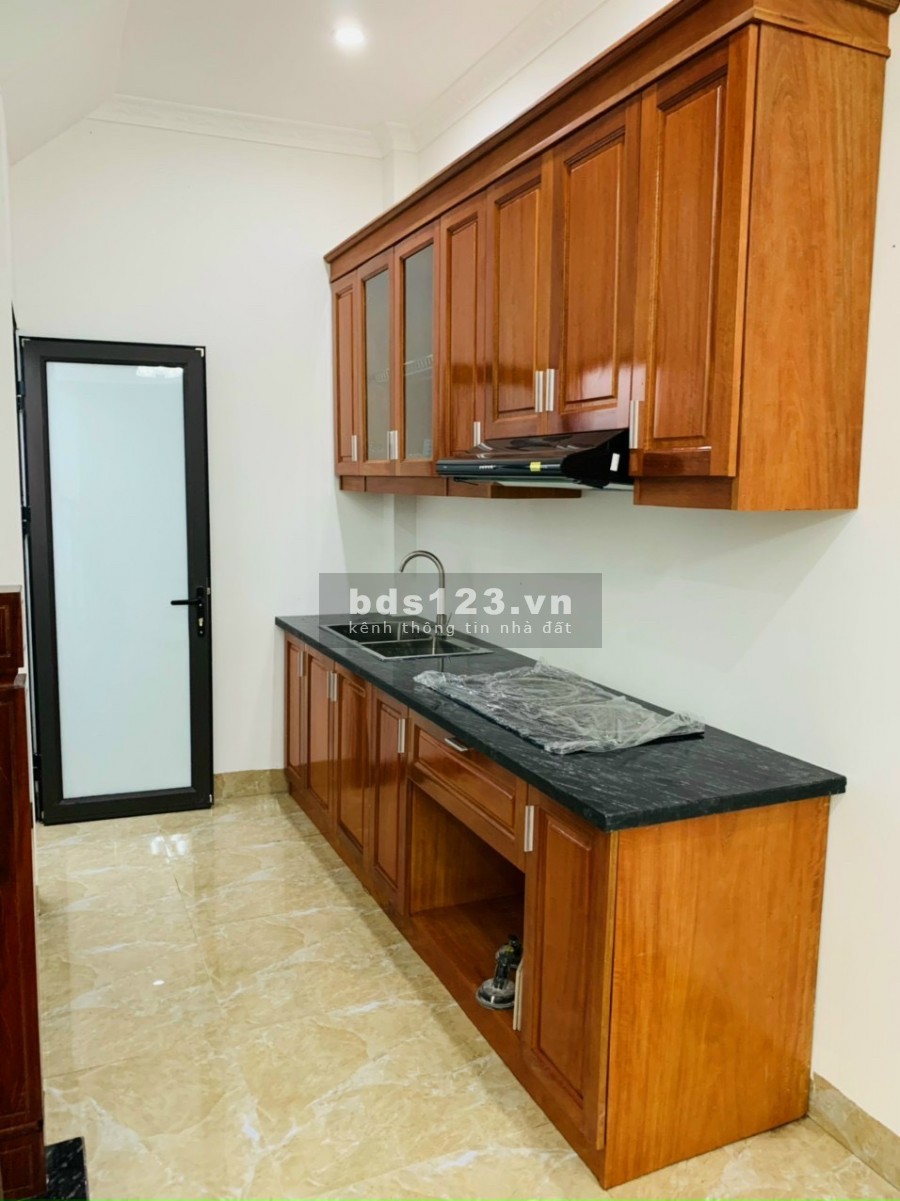 Bán Nhà Ngõ 206 Cổ Linh đối diện Aeon Mall, giá bán 2.79 tỷ, thương lượng chính chủ