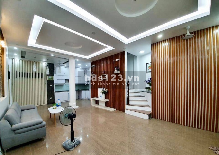 Bán nhà Hồ Tùng Mậu, dt 36m2, giá bán 3.2 tỷ mặt tiền khủng 8m, lhcc