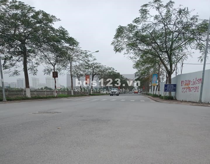 CHỈ CÒN 2 CĂN cuối cùng trong chuỗi 9 căn nhà Phúc Lợi MỚI CỐNG 5 tầng sang trọng, giá 2 tỷ