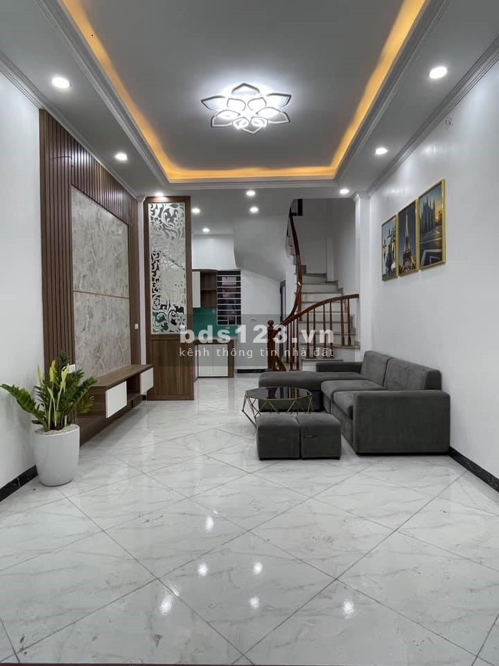 Siêu hiếm còn sót nhà phố Ái Mộ nhà mới đẹp long lanh, dt 37m2 5 tầng giá 3 tỷ hơn