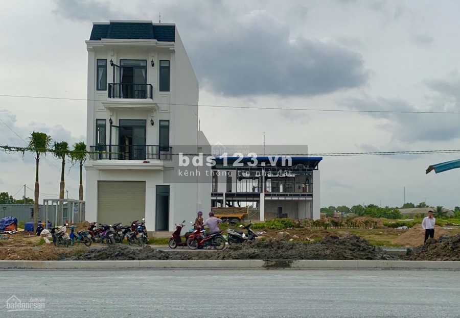 Cần tiền bán gấp miếng đất Bình Chánh, đường Đoàn Nguyễn Tuấn, diện tích 92.5m, sổ hồ riêng