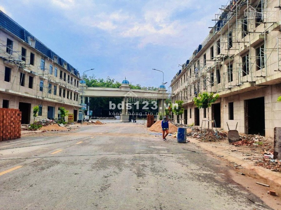 Cần Tiền Trang Trải Công Việc Mùa Dịch Cần Bán Gấp Lô Đất Ngay Mặt Tiền Huỳnh Văn Lũy