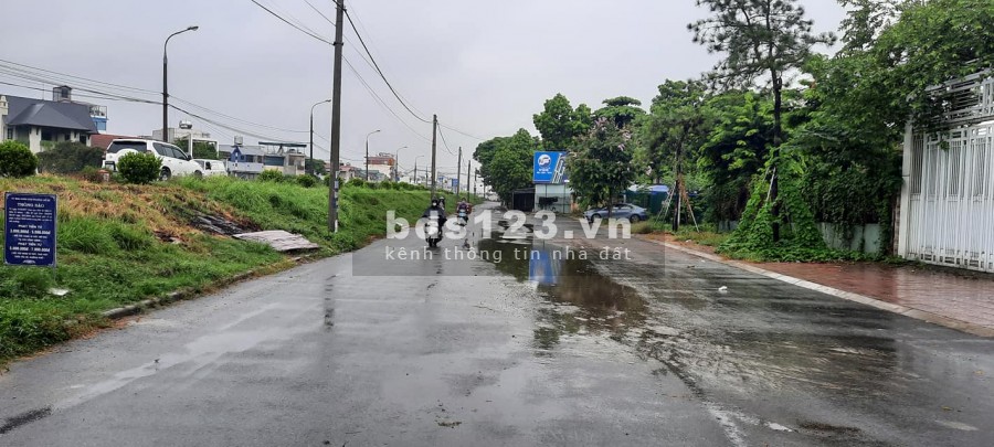Nhà Hiếm, Ô Tô, Gần Chợ, diện tích 135m2 mt 5m, Phú Viên, Quận Long Biên