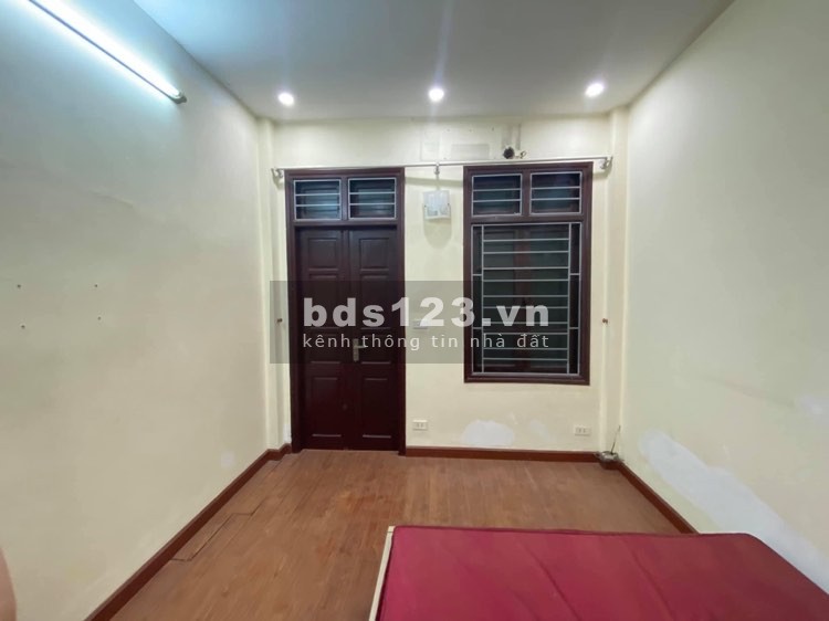 Bán nhà riêng tại Gốc Đề Hoàng Mai, gần phố nhà đẹp, dt 35m2, giá bán 3.7 tỷ