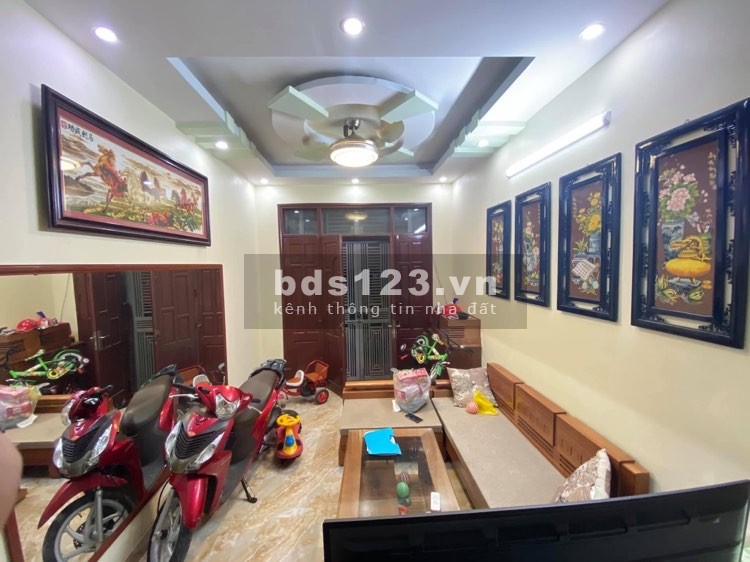 Bán nhà riêng tại Gốc Đề Hoàng Mai, gần phố nhà đẹp, dt 35m2, giá bán 3.7 tỷ