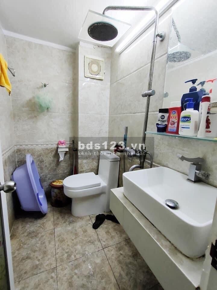 Bán nhà riêng tại Gốc Đề Hoàng Mai, gần phố nhà đẹp, dt 35m2, giá bán 3.7 tỷ