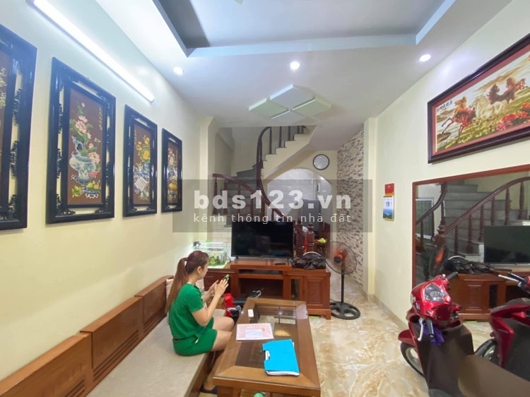 Bán nhà riêng tại Gốc Đề Hoàng Mai, gần phố nhà đẹp, dt 35m2, giá bán 3.7 tỷ