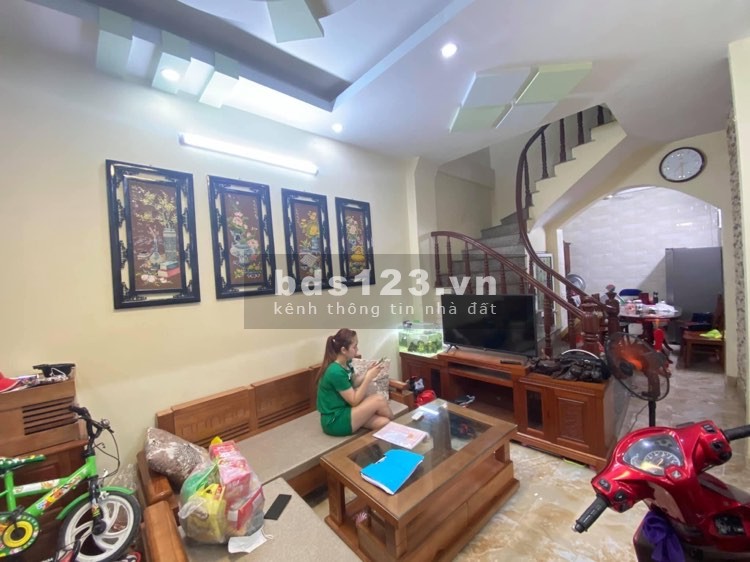 Bán nhà riêng tại Gốc Đề Hoàng Mai, gần phố nhà đẹp, dt 35m2, giá bán 3.7 tỷ