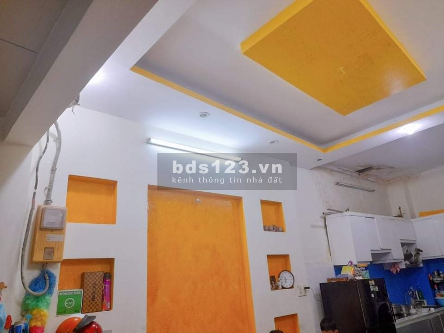 Nhà đẹp kiên cố 3 tầng, hẻm xe hơi tránh. Thân Nhân Trung giá bán 3,8 tỷ, sổ sẵn