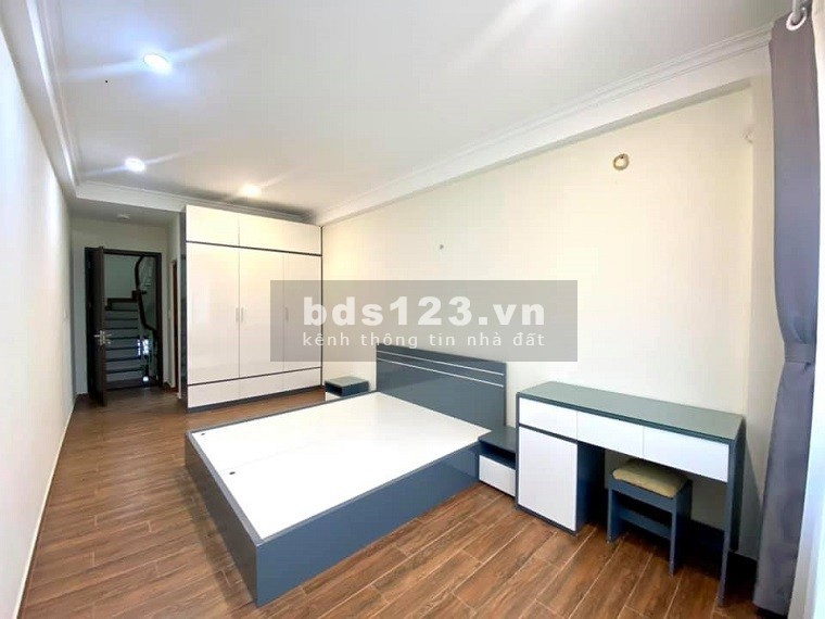 Siêu hiếm còn sót nhà phố Ái Mộ nhà mới đẹp long lanh, dt 37m2 5 tầng giá 3 tỷ hơn