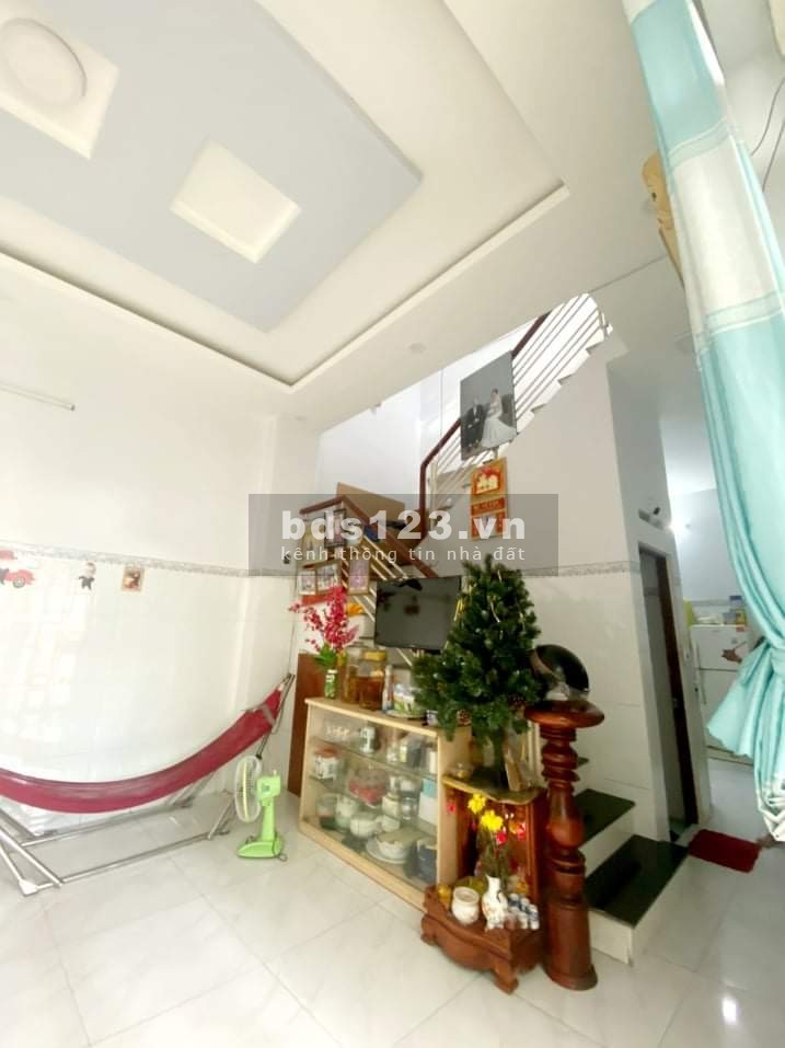 Cực hiếm ngang 5m, nở hậu 8.5m, dt 65m2, Phường 15, Quận Tân Bình, giá chỉ 4.5 tỷ