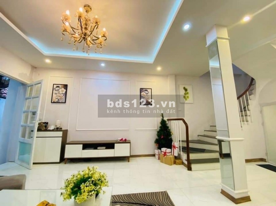 Bán nhà Ngô Gia Tự, Long Biên, chủ nhà đại tá quân đội về hưu, 45m2, 3,7 tỷ