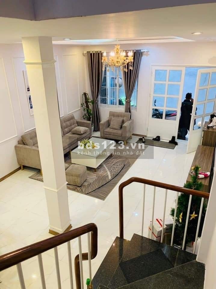 Bán nhà Ngô Gia Tự, Long Biên, chủ nhà đại tá quân đội về hưu, 45m2, 3,7 tỷ