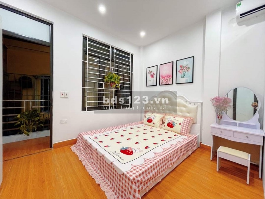 Bán nhà Ngô Gia Tự, Long Biên, chủ nhà đại tá quân đội về hưu, 45m2, 3,7 tỷ
