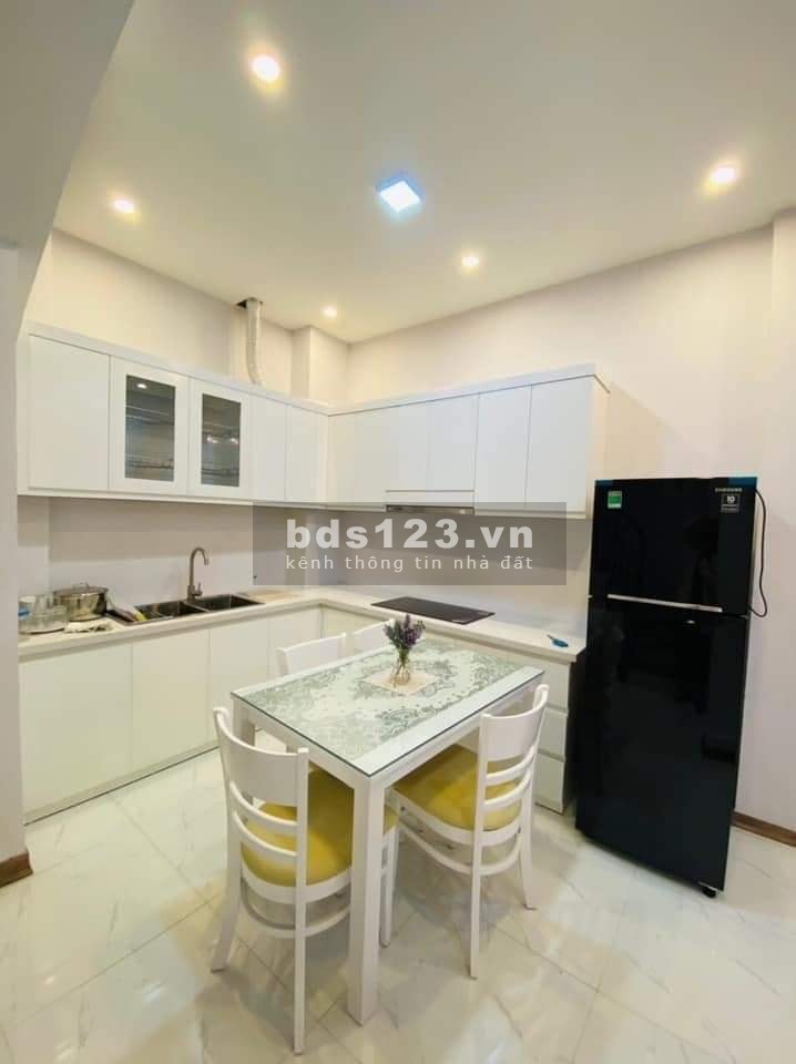 Bán nhà Ngô Gia Tự, Long Biên, chủ nhà đại tá quân đội về hưu, 45m2, 3,7 tỷ