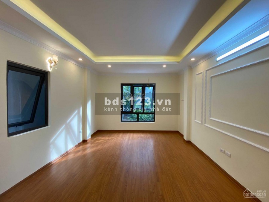 Nhà đẹp Thạch Bàn Long Biên, dt 58m2, 5 tầng, giá 2.7 tỷ, 50m, ra phố Thạch Bàn bán nhanh trong tháng