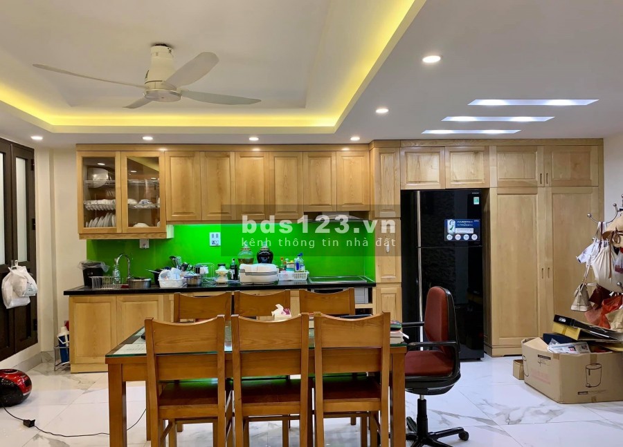 Bán nhà Ngọc Lâm diện tích 56m2 ngõ ô tô gần mặt phố nhà đẹp ở ngay