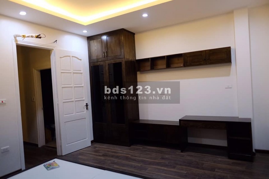Bán nhà Cầu Giấy diện tích sử dụng 54m2, 5 tầng, giá 5.1 tỷ, ô tô tải đỗ, view xa thẳm