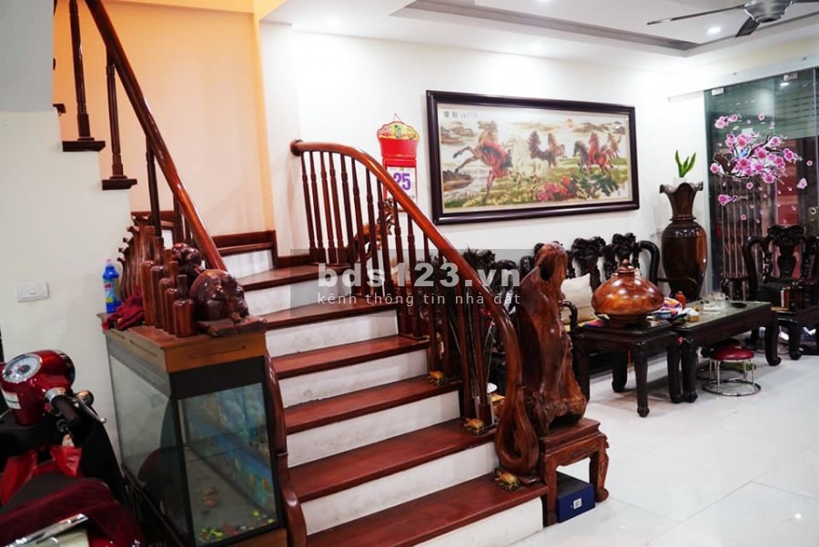 Chính chủ bán nhà riêng Khâm Thiên, Đống Đa diện tích 66m2 x 5 tầng, MT rộng 4,6m 6PN