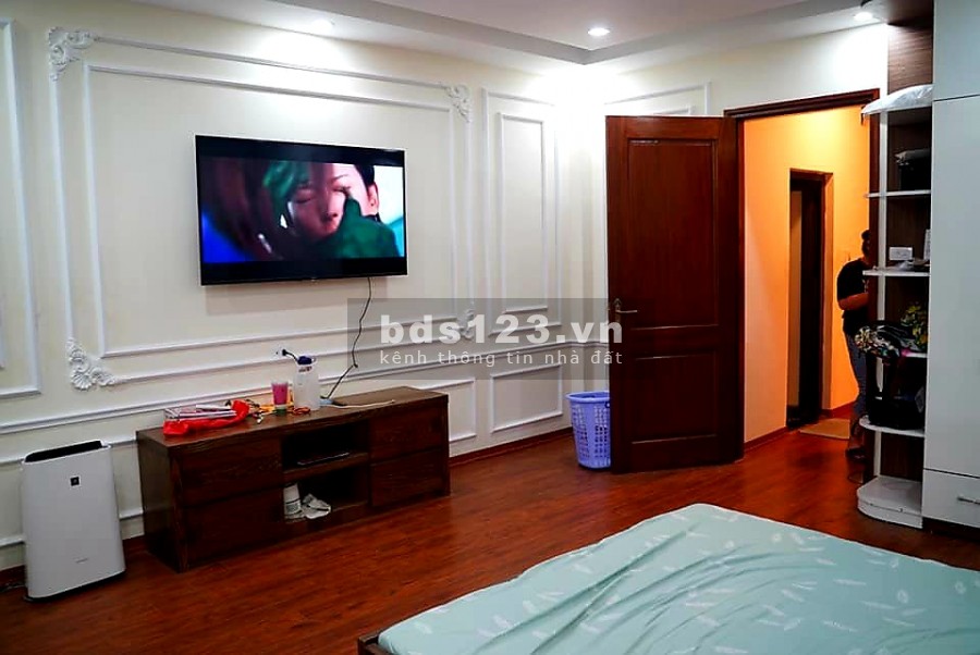 Chính chủ bán nhà riêng Khâm Thiên, Đống Đa diện tích 66m2 x 5 tầng, MT rộng 4,6m 6PN