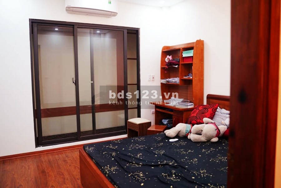 Chính chủ bán nhà riêng Khâm Thiên, Đống Đa diện tích 66m2 x 5 tầng, MT rộng 4,6m 6PN