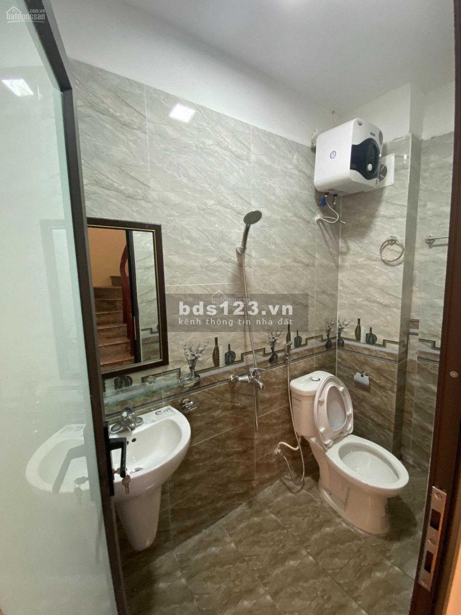 Nhà đẹp Thạch Bàn Long Biên, dt 58m2, 5 tầng, giá 2.7 tỷ, 50m, ra phố Thạch Bàn bán nhanh trong tháng