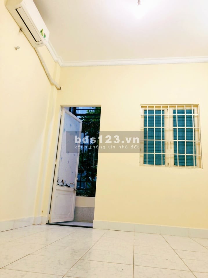 Nhà đẹp kiên cố 3 tầng, hẻm xe hơi tránh. Thân Nhân Trung giá bán 3,8 tỷ, sổ sẵn