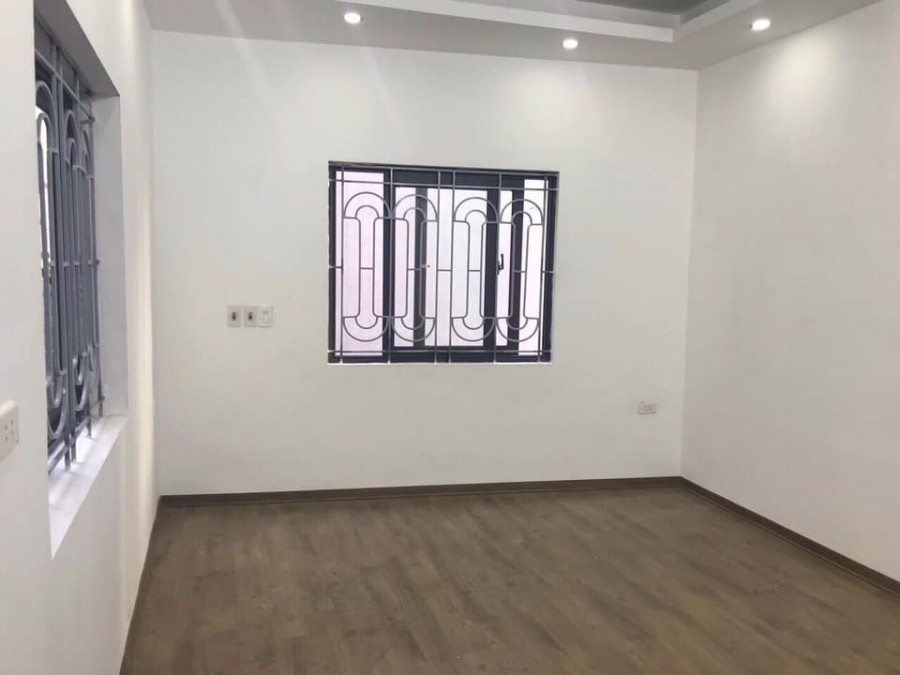 Nhà nguyên căn 5 tầng trung tâm Quận Đống Đa nhỉnh 2 tỷ, về ở ngay, sổ sẵn