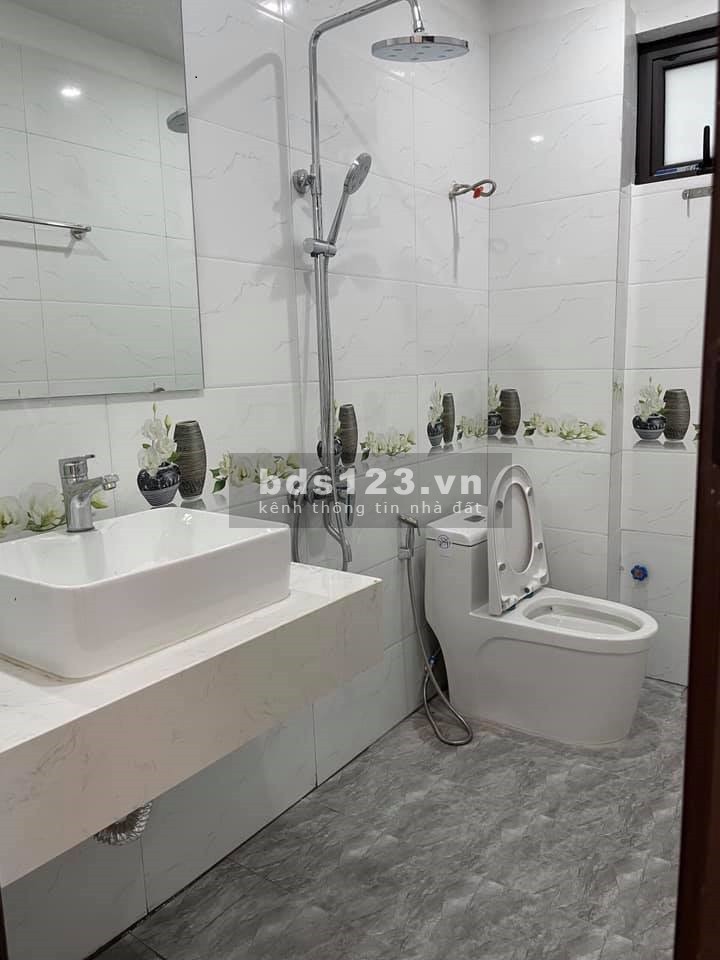 Siêu hiếm còn sót nhà phố Ái Mộ nhà mới đẹp long lanh, dt 37m2 5 tầng giá 3 tỷ hơn