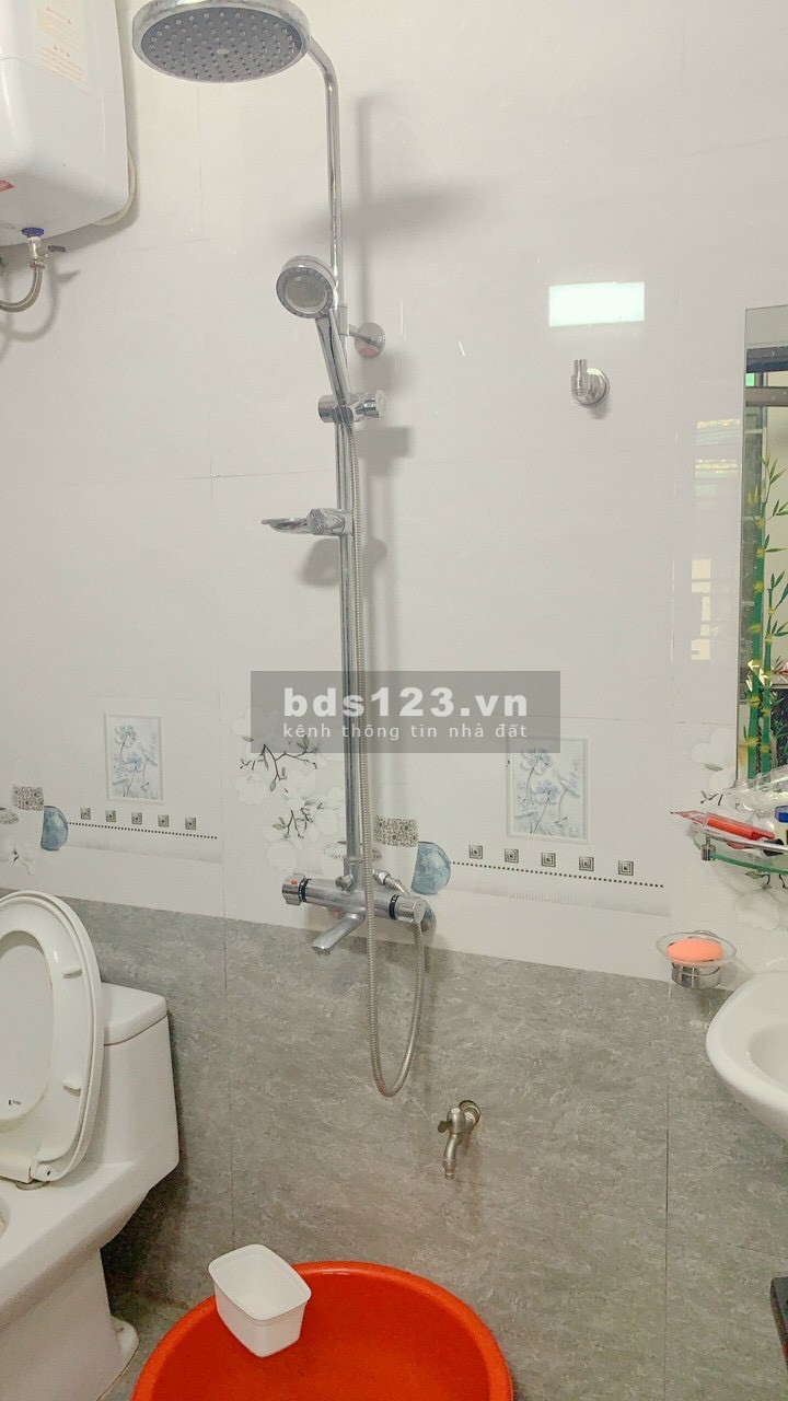 Bán nhà phố An Ninh, ph Quang Trung, TP HD, 2 tầng, mt hơn 6m, 2 ngủ, ngõ to, 1 tỷ 750