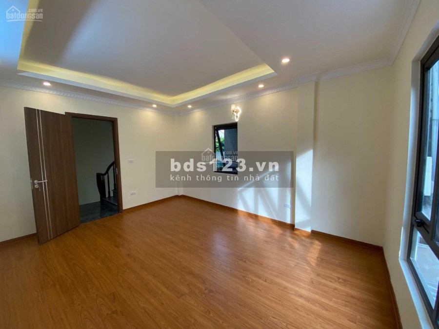Nhà đẹp Thạch Bàn Long Biên, dt 58m2, 5 tầng, giá 2.7 tỷ, 50m, ra phố Thạch Bàn bán nhanh trong tháng