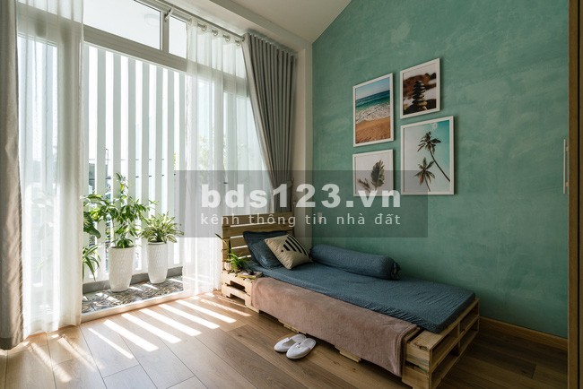 Nhà ngõ Thái Hà 3 mặt thoáng, sân để xe, dt 52m2, 3 tầng, giá bán 5.25 tỷ, lhcc