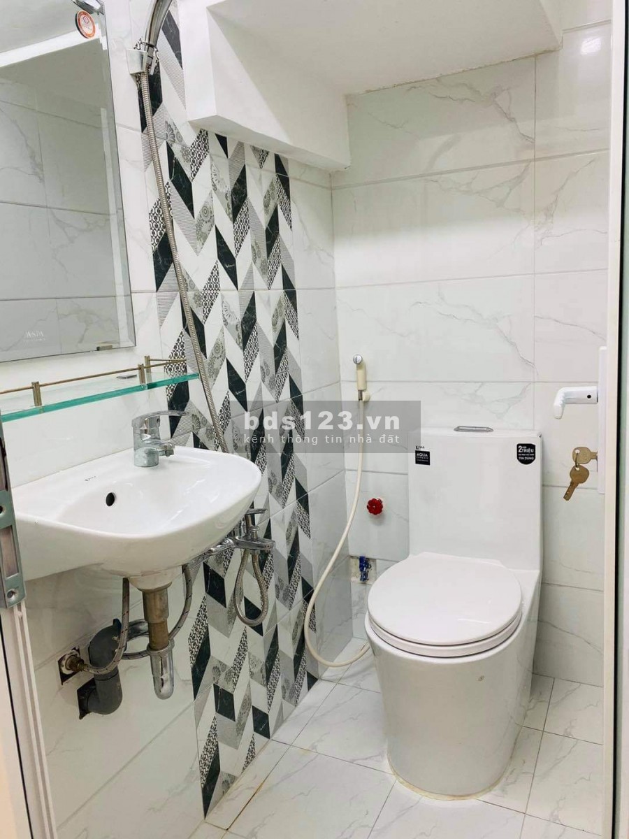 Nhà đẹp kiên cố 3 tầng, hẻm xe hơi tránh. Thân Nhân Trung giá bán 3,8 tỷ, sổ sẵn