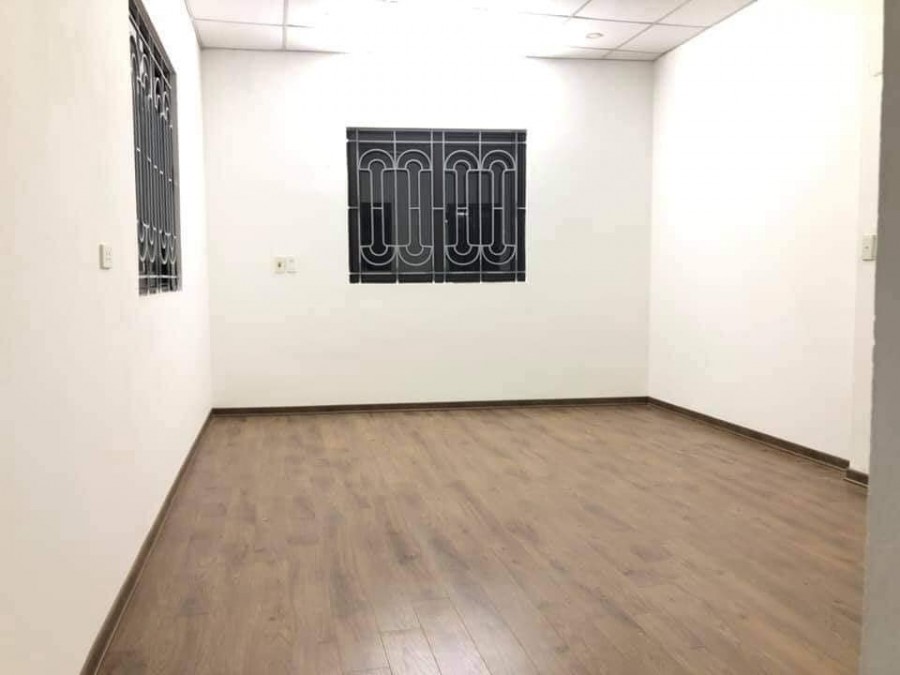 Nhà nguyên căn 5 tầng trung tâm Quận Đống Đa nhỉnh 2 tỷ, về ở ngay, sổ sẵn