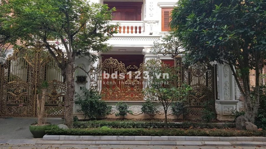 Bán biệt thự vị tí đẹp nhất khu đô thị Việt Hưng căn góc 2 mặt phố, tầm nhìn rộng