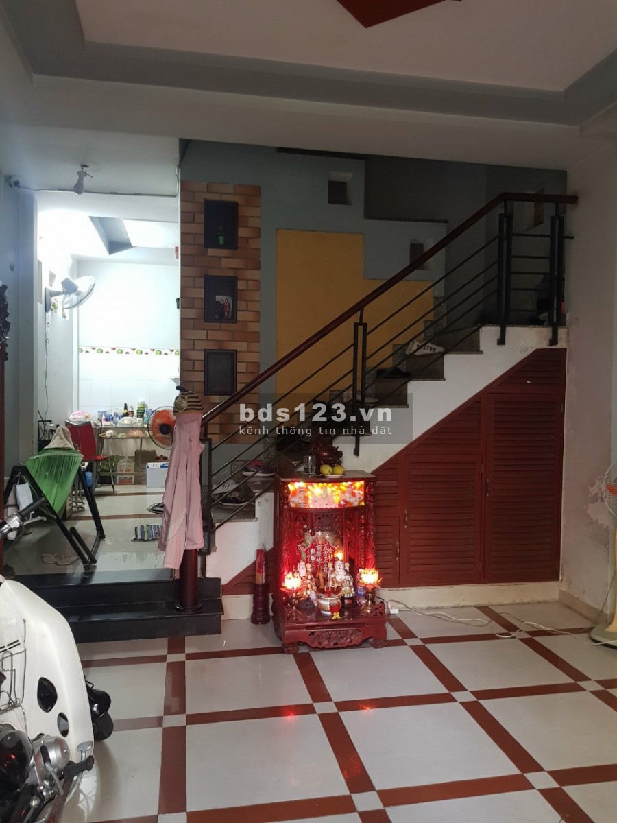 Cấn bán nhà 1 trệt 3 lầu Lũy Bán Bích, Tân Phú, rộng rãi, thoải mái, giá 5.5 tỷ