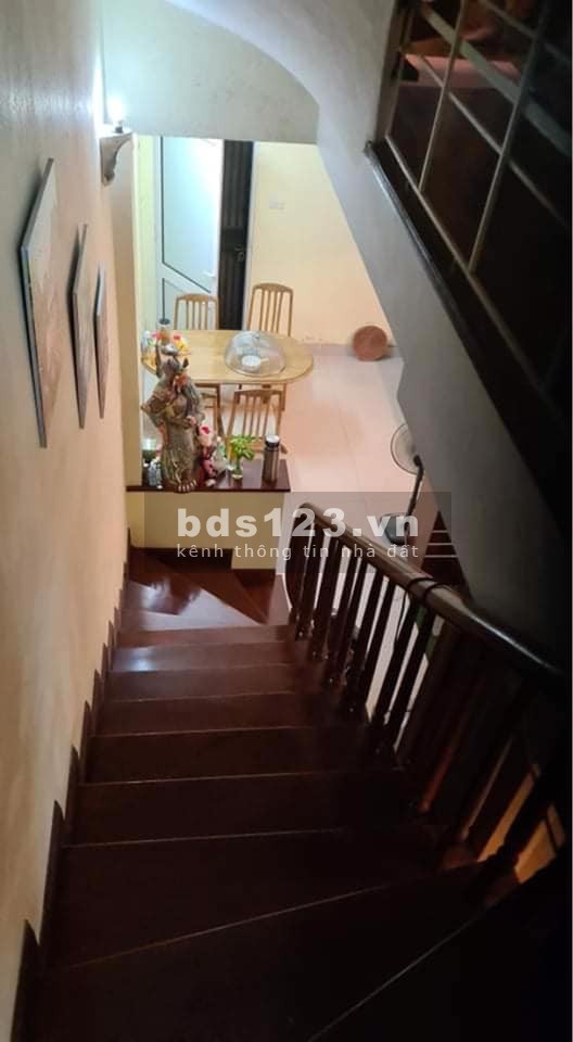 Bán nhà Kim Mã Thường, diện tích 59m2, 3 tầng liên hệ 092 234 6363, nhà khung cột chắc chắn