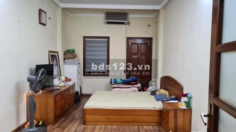 Bán nhà Kim Mã Thường, diện tích 59m2, 3 tầng liên hệ 092 234 6363, nhà khung cột chắc chắn