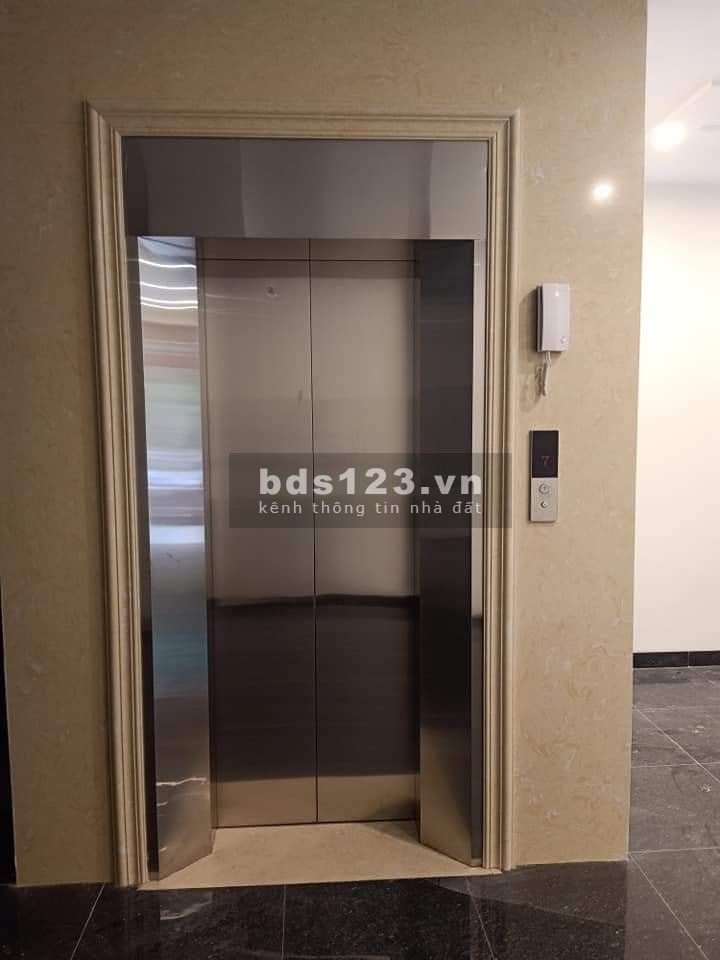 Bán nhà Lạc Long Quân, Cầu Giấy, 60m x 7T, thang máy, ô tô, kinh doanh