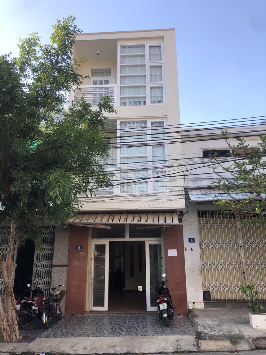 Cho thuê nhà nguyên căn 2 lầu, 2 mặt tiền gần biển.Nội thất đầy đủ. Giá 8 triệu/tháng