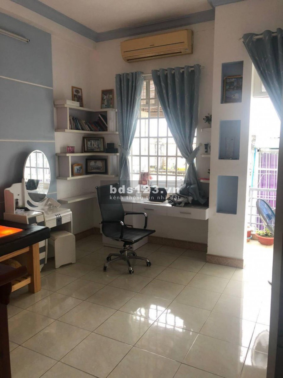 Chính chủ cần bán gấp nhà Hòa Bình, Tân Phú, 40m2, 2 Tầng, Giá Hạt Dẻ
